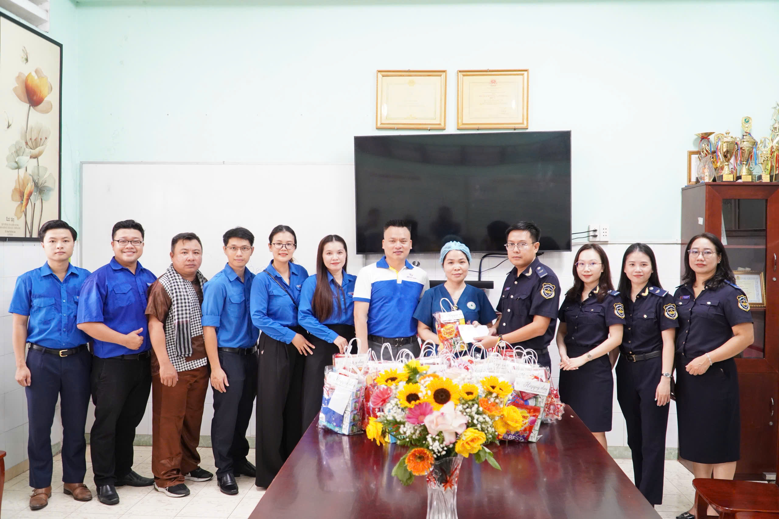 Doan Thanh nien.jpg